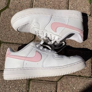 Nike Air Force 1 Low (Pink Foam White)